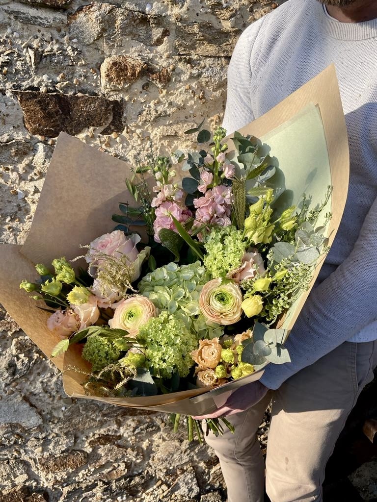 Bouquet Fleuriste Composition Florale Bouguenais